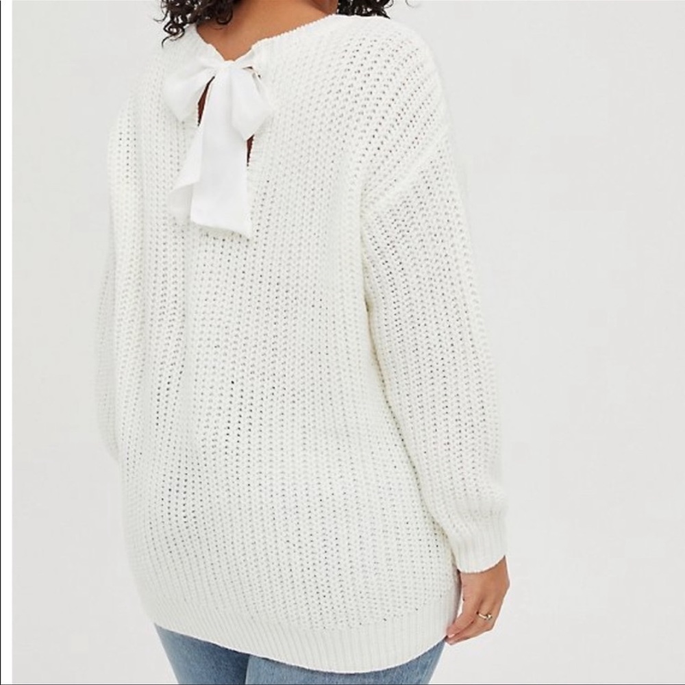 TORRID NWT DROP SHOULDER PULLOVER SWEATER - CABLE HEART- OFF WHITE - Picture 2 of 4